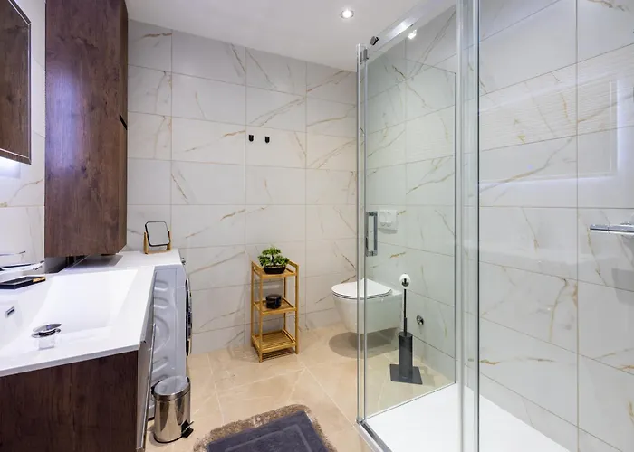 Nika アパート ツリクヴェニツァ