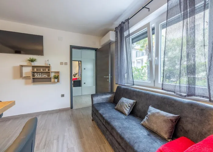 Nika ツリクヴェニツァ